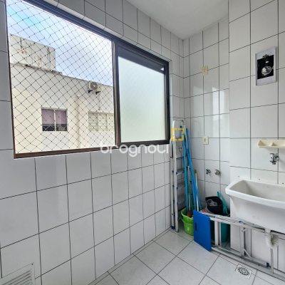 Apartamento com 87m², 3 quartos (sendo 1 suíte), 1 garagem, no bairro Barreiros em São José