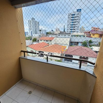 Apartamento com 87m², 3 quartos (sendo 1 suíte), 1 garagem, no bairro Barreiros em São José