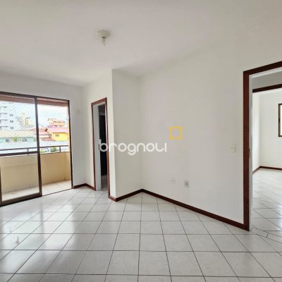 Apartamento com 87m², 3 quartos (sendo 1 suíte), 1 garagem, no bairro Barreiros em São José