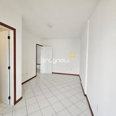 Apartamento com 87m², 3 quartos (sendo 1 suíte), 1 garagem, no bairro Barreiros em São José