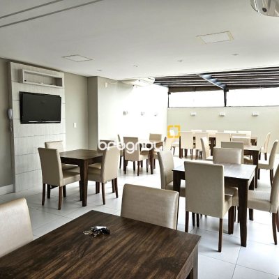 Apartamento com 87m², 3 quartos (sendo 1 suíte), 1 garagem, no bairro Barreiros em São José