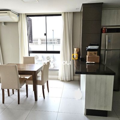 Apartamento com 87m², 3 quartos (sendo 1 suíte), 1 garagem, no bairro Barreiros em São José