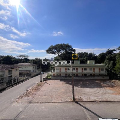 Apartamento com 54m², 2 quartos, 1 garagem, no bairro Ipiranga em São José