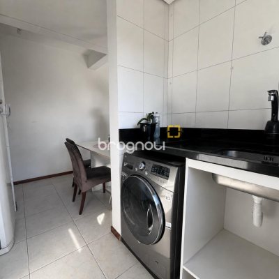 Apartamento com 54m², 2 quartos, 1 garagem, no bairro Ipiranga em São José