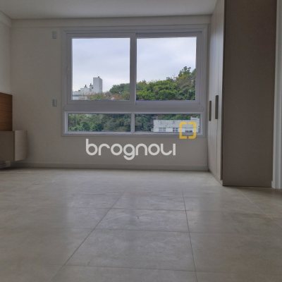 Apartamento com 36m², 1 quarto (sendo 1 suíte), 1 garagem, no bairro Centro em Florianópolis
