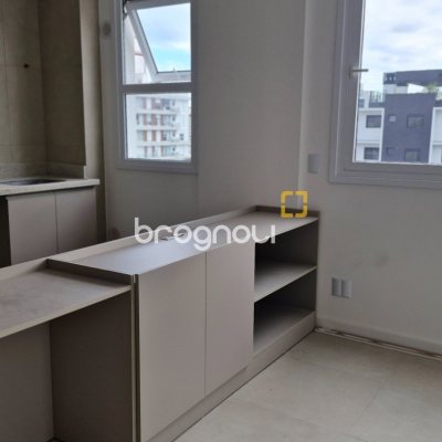 Apartamento com 36m², 1 quarto (sendo 1 suíte), 1 garagem, no bairro Centro em Florianópolis