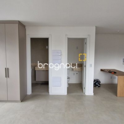 Apartamento com 36m², 1 quarto (sendo 1 suíte), 1 garagem, no bairro Centro em Florianópolis