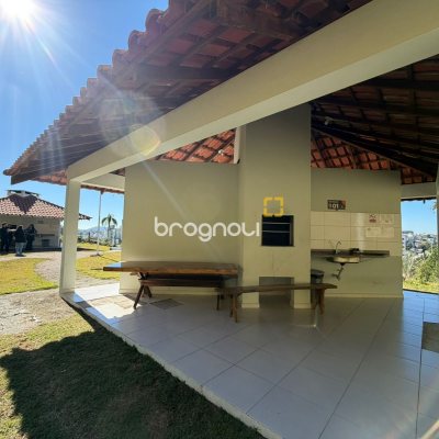 Apartamento com 50m², 2 quartos, 1 garagem, no bairro Pedra Branca em Palhoça