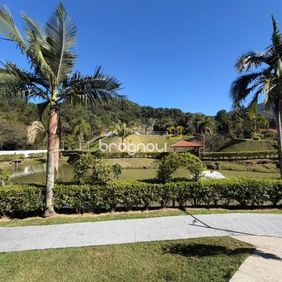 Apartamento com 50m², 2 quartos, 1 garagem, no bairro Pedra Branca em Palhoça