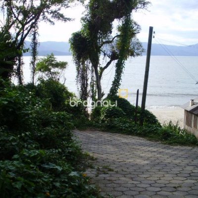 Terreno com 1485m², no bairro Daniela em Florianópolis