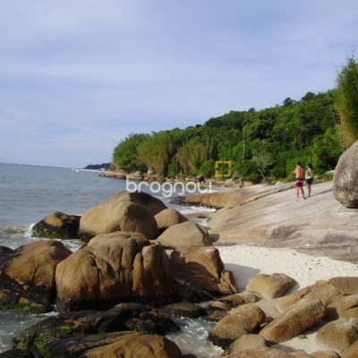 Terreno com 1485m², no bairro Daniela em Florianópolis