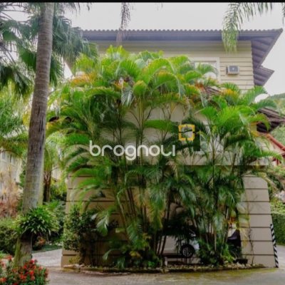 Apartamento com 74m², 2 quartos (sendo 1 suíte), 2 garagens, no bairro Lagoa da Conceição em Florianópolis