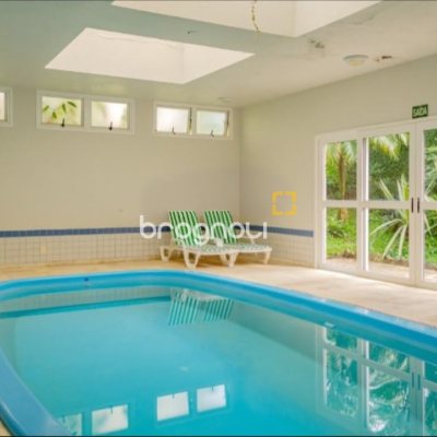 Apartamento com 74m², 2 quartos (sendo 1 suíte), 2 garagens, no bairro Lagoa da Conceição em Florianópolis
