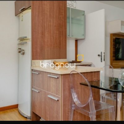 Apartamento com 74m², 2 quartos (sendo 1 suíte), 2 garagens, no bairro Lagoa da Conceição em Florianópolis