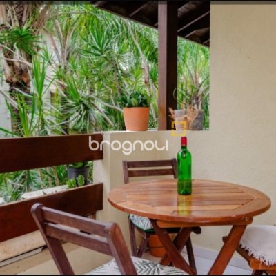 Apartamento com 74m², 2 quartos (sendo 1 suíte), 2 garagens, no bairro Lagoa da Conceição em Florianópolis