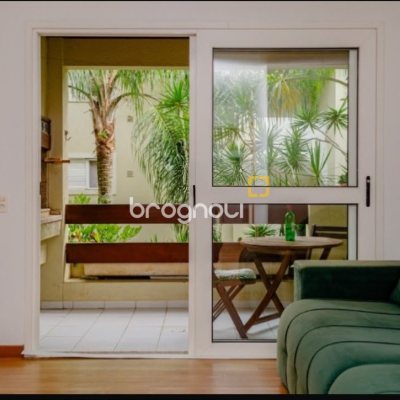 Apartamento com 74m², 2 quartos (sendo 1 suíte), 2 garagens, no bairro Lagoa da Conceição em Florianópolis
