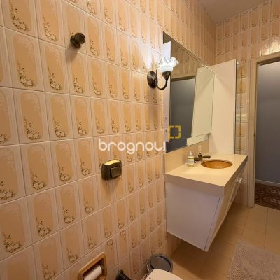 Casa com 164m², 3 quartos (sendo 1 suíte), 1 garagem, no bairro Itacorubi em Florianópolis