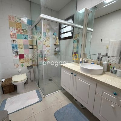Casa com 164m², 3 quartos (sendo 1 suíte), 1 garagem, no bairro Itacorubi em Florianópolis