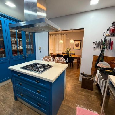 Casa com 164m², 3 quartos (sendo 1 suíte), 1 garagem, no bairro Itacorubi em Florianópolis