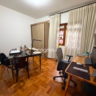 Casa com 164m², 3 quartos (sendo 1 suíte), 1 garagem, no bairro Itacorubi em Florianópolis