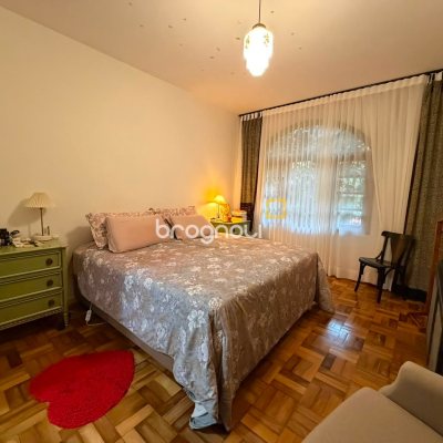 Casa com 164m², 3 quartos (sendo 1 suíte), 1 garagem, no bairro Itacorubi em Florianópolis