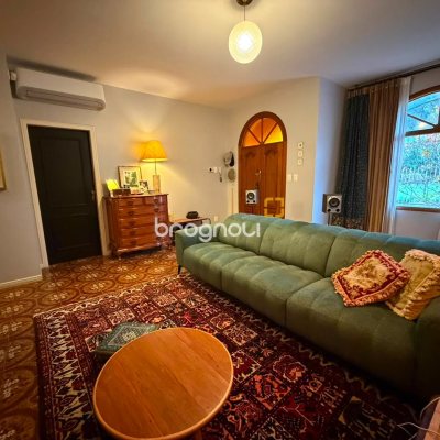 Casa com 164m², 3 quartos (sendo 1 suíte), 1 garagem, no bairro Itacorubi em Florianópolis