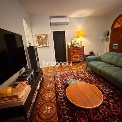 Casa com 164m², 3 quartos (sendo 1 suíte), 1 garagem, no bairro Itacorubi em Florianópolis