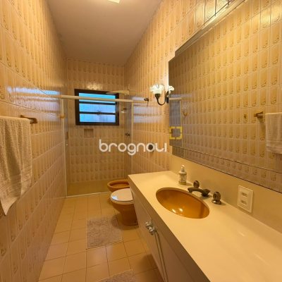 Casa com 164m², 3 quartos (sendo 1 suíte), 1 garagem, no bairro Itacorubi em Florianópolis