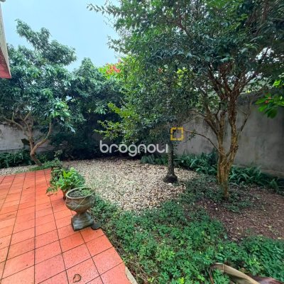 Casa com 164m², 3 quartos (sendo 1 suíte), 1 garagem, no bairro Itacorubi em Florianópolis