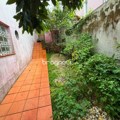 Casa com 164m², 3 quartos (sendo 1 suíte), 1 garagem, no bairro Itacorubi em Florianópolis
