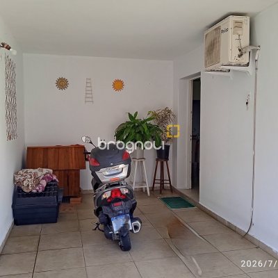 Casa com 190m², 2 quartos, 2 garagens, no bairro Jardim Atlântico em Florianópolis