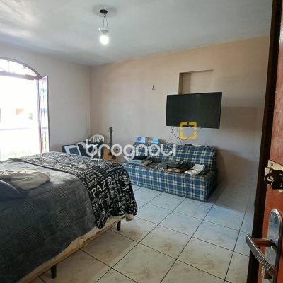 Casa com 333m², 4 quartos (sendo 1 suíte), 3 garagens, no bairro Bom Abrigo em Florianópolis