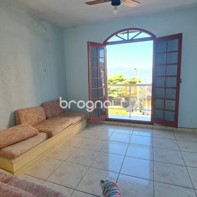 Casa com 333m², 4 quartos (sendo 1 suíte), 3 garagens, no bairro Bom Abrigo em Florianópolis