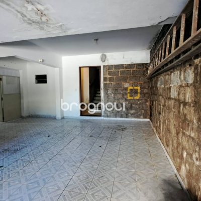 Casa com 333m², 4 quartos (sendo 1 suíte), 3 garagens, no bairro Bom Abrigo em Florianópolis