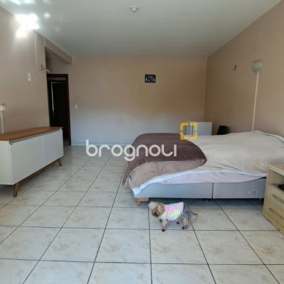 Casa com 333m², 4 quartos (sendo 1 suíte), 3 garagens, no bairro Bom Abrigo em Florianópolis