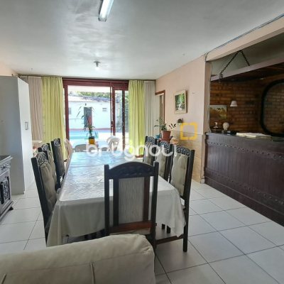 Casa com 333m², 4 quartos (sendo 1 suíte), 3 garagens, no bairro Bom Abrigo em Florianópolis