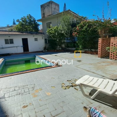 Casa com 333m², 4 quartos (sendo 1 suíte), 3 garagens, no bairro Bom Abrigo em Florianópolis