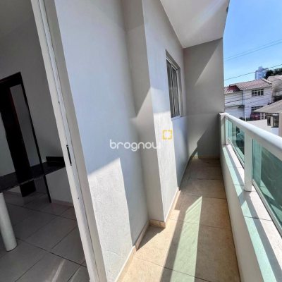 Prédio com 425m², 10 garagens, no bairro Barreiros em São José