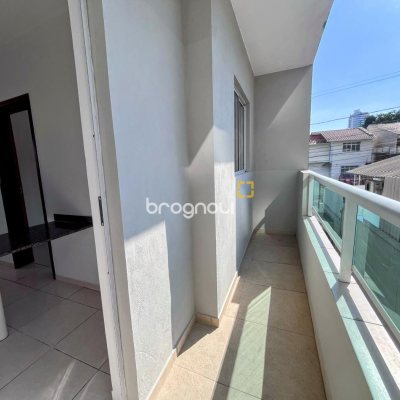 Prédio com 425m², 10 garagens, no bairro Barreiros em São José