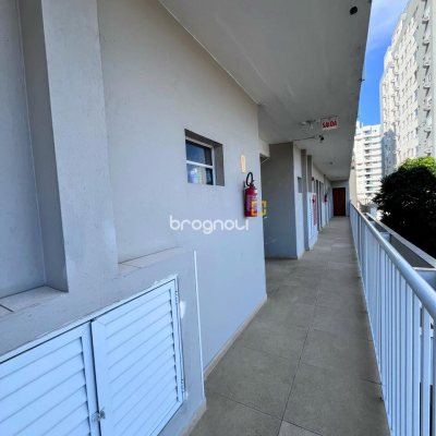 Prédio com 425m², 10 garagens, no bairro Barreiros em São José