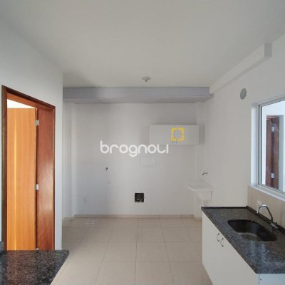 Prédio com 425m², 10 garagens, no bairro Barreiros em São José