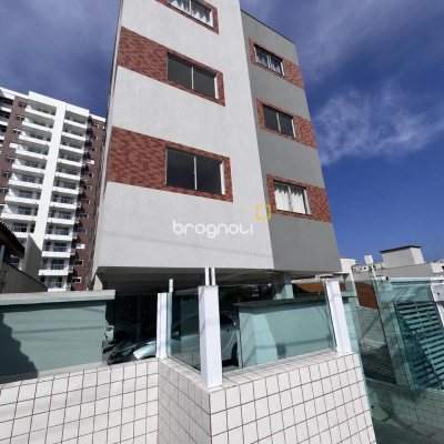 Prédio com 425m², 10 garagens, no bairro Barreiros em São José