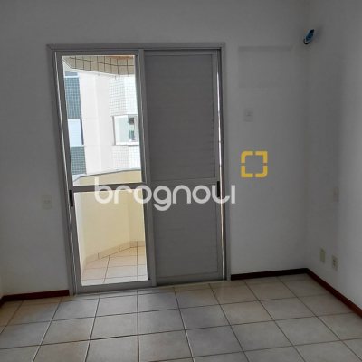 Apartamento com 98m², 3 quartos (sendo 1 suíte), 2 garagens, no bairro Centro em Florianópolis