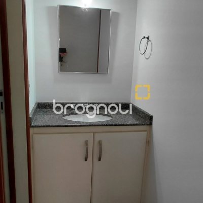Apartamento com 98m², 3 quartos (sendo 1 suíte), 2 garagens, no bairro Centro em Florianópolis