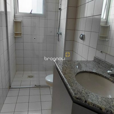 Apartamento com 98m², 3 quartos (sendo 1 suíte), 2 garagens, no bairro Centro em Florianópolis