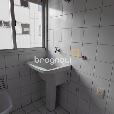 Apartamento com 98m², 3 quartos (sendo 1 suíte), 2 garagens, no bairro Centro em Florianópolis