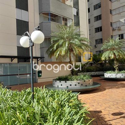 Apartamento com 98m², 3 quartos (sendo 1 suíte), 2 garagens, no bairro Centro em Florianópolis