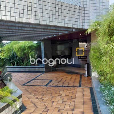 Apartamento com 98m², 3 quartos (sendo 1 suíte), 2 garagens, no bairro Centro em Florianópolis