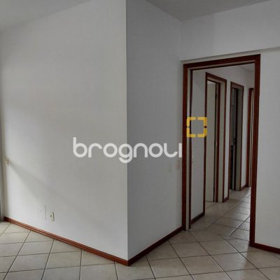 Apartamento com 98m², 3 quartos (sendo 1 suíte), 2 garagens, no bairro Centro em Florianópolis