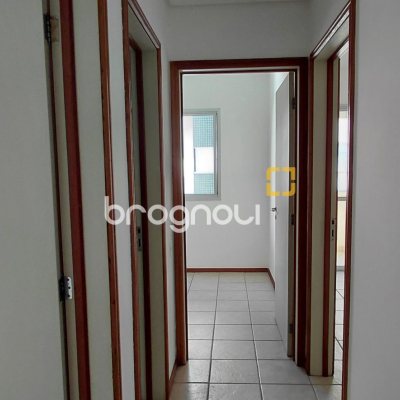 Apartamento com 98m², 3 quartos (sendo 1 suíte), 2 garagens, no bairro Centro em Florianópolis